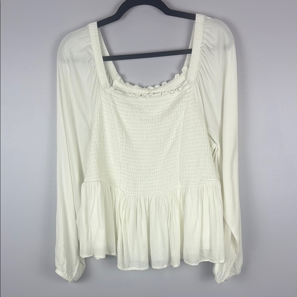 Torrid White Rayon Slub Smocked Bodice Long Sleeve Crop Blouse Size 1 - Picture 2 of 12